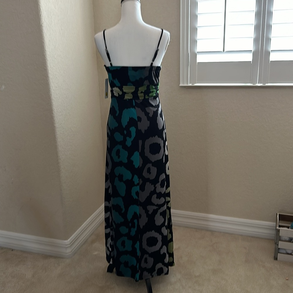 NWT animal print maxi dress size medium - Picture 4 of 9